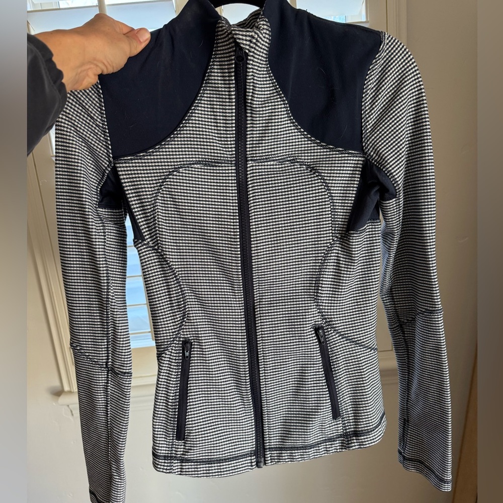 Women’s small Lulu jacket